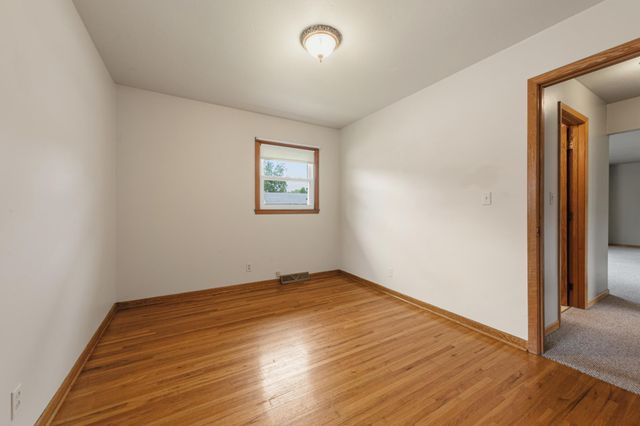 120 N Manitou Drive, Mankato, MN 56001