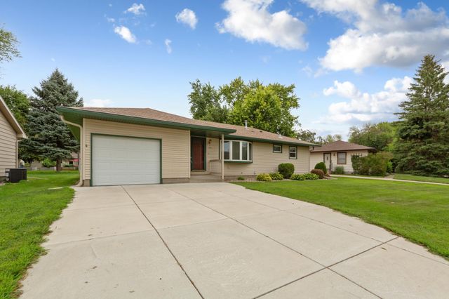 120 N Manitou Drive, Mankato, MN 56001