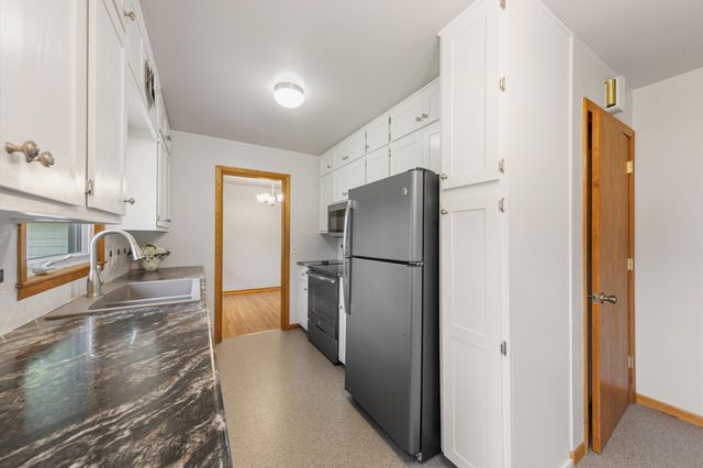 120 N Manitou Drive, Mankato, MN 56001
