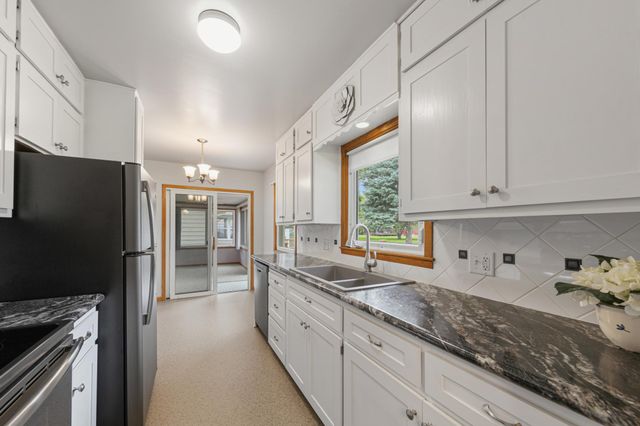 120 N Manitou Drive, Mankato, MN 56001