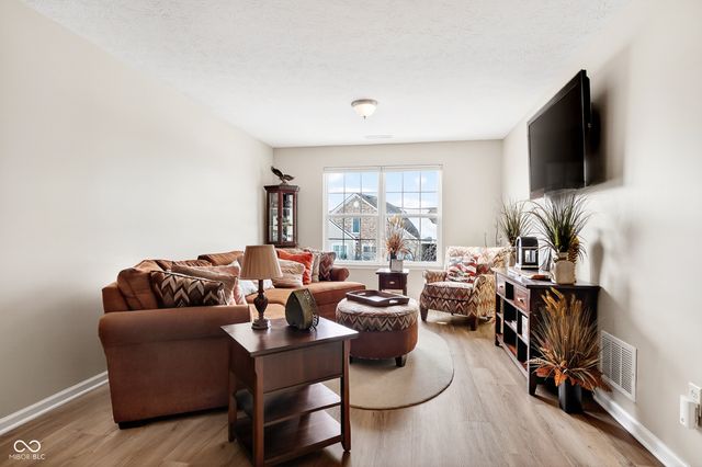 1190 Extraordinary Trail, Greenfield, IN 46140