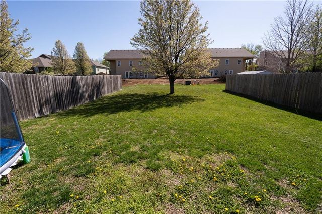 920 Deer Ridge Court, Baldwin City, KS 66006