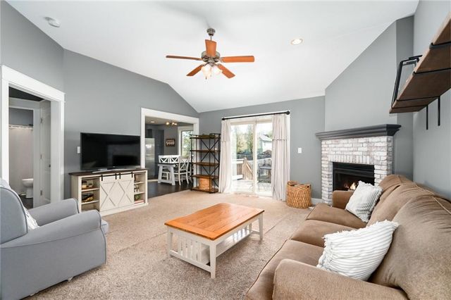 920 Deer Ridge Court, Baldwin City, KS 66006