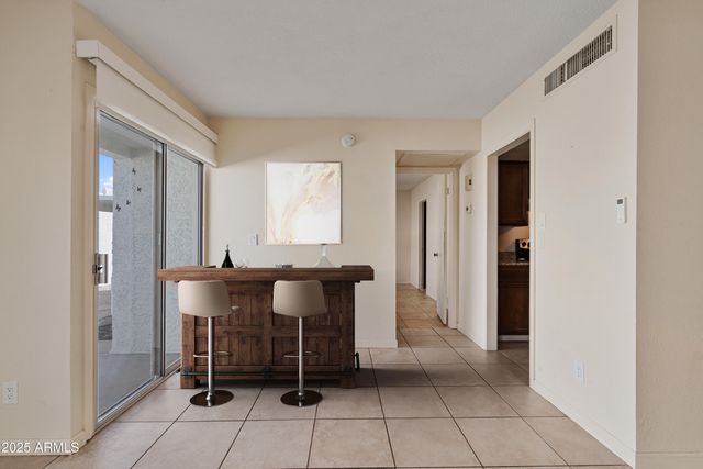 1018 E MICHELLE Drive, Phoenix, AZ 85022