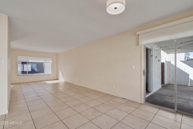 1018 E MICHELLE Drive, Phoenix, AZ 85022