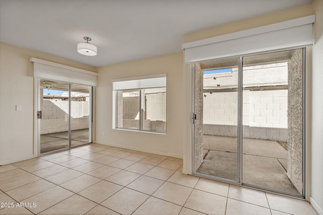 1018 E MICHELLE Drive, Phoenix, AZ 85022