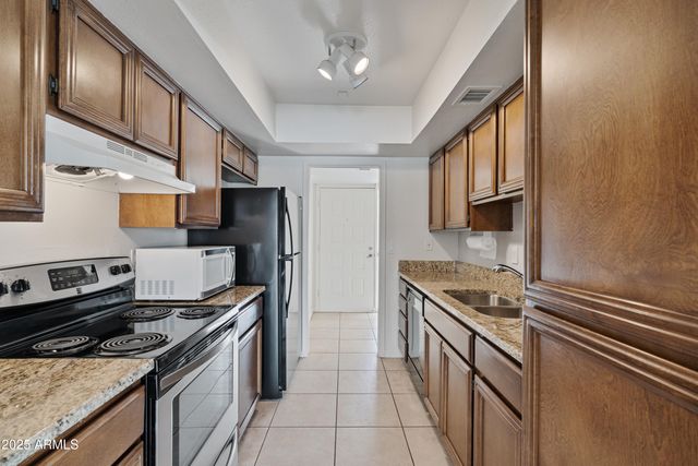 1018 E MICHELLE Drive, Phoenix, AZ 85022