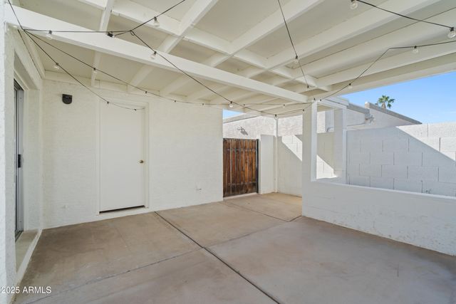 1018 E MICHELLE Drive, Phoenix, AZ 85022