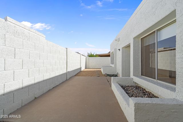 1018 E MICHELLE Drive, Phoenix, AZ 85022