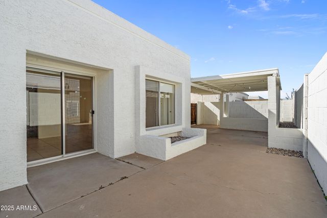 1018 E MICHELLE Drive, Phoenix, AZ 85022