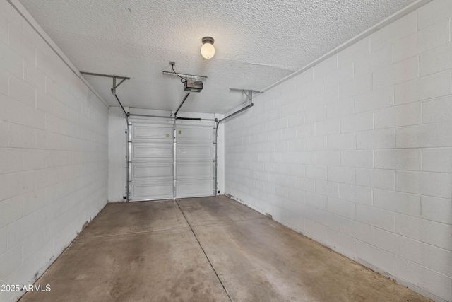 1018 E MICHELLE Drive, Phoenix, AZ 85022