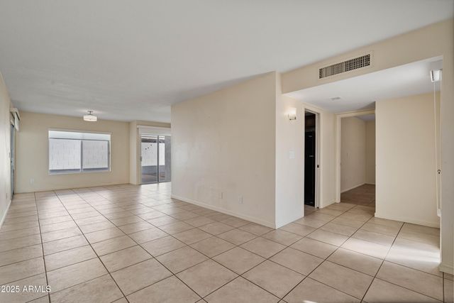 1018 E MICHELLE Drive, Phoenix, AZ 85022