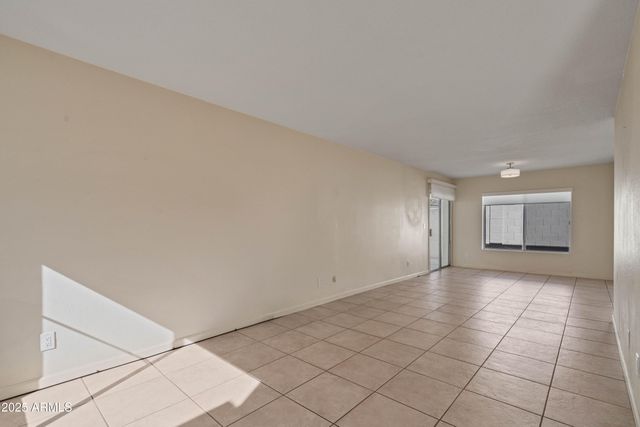 1018 E MICHELLE Drive, Phoenix, AZ 85022