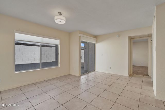 1018 E MICHELLE Drive, Phoenix, AZ 85022