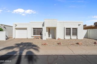 1018 E MICHELLE Drive, Phoenix, AZ 85022