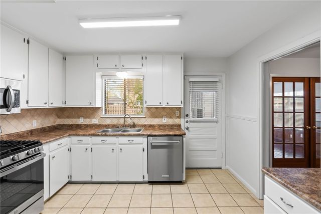 634 Sorrell St, Corpus Christi, TX 78404