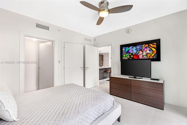 200 Biscayne Boulevard Way 504, Miami, FL 33131