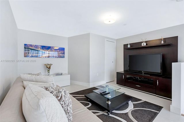 200 Biscayne Boulevard Way 504, Miami, FL 33131