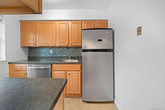 252 Village Drive 252, Hauppauge, NY 11788