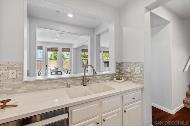 13330 Via Magdalena 6, San Diego, CA 92129