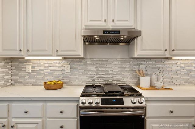 13330 Via Magdalena 6, San Diego, CA 92129