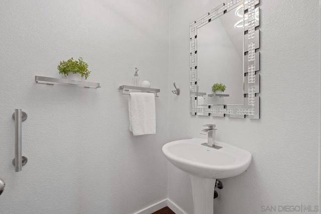13330 Via Magdalena 6, San Diego, CA 92129