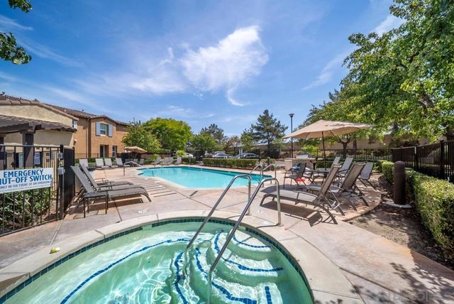13330 Via Magdalena 6, San Diego, CA 92129