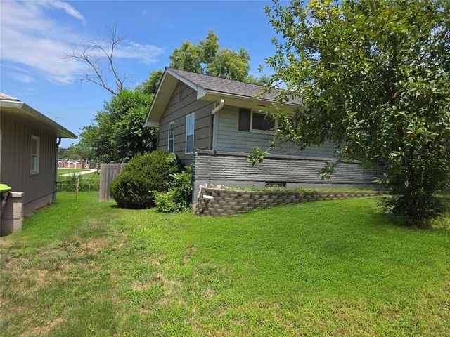 8504 E 85th Street, Raytown, MO 64138