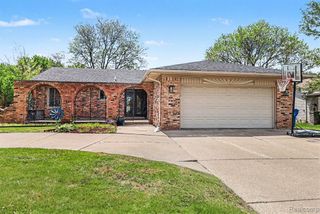 11422 Common Road, Warren, MI 48093