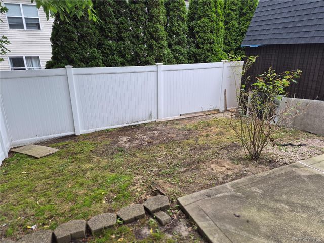 1128 N Ocean Avenue, Medford, NY 11763
