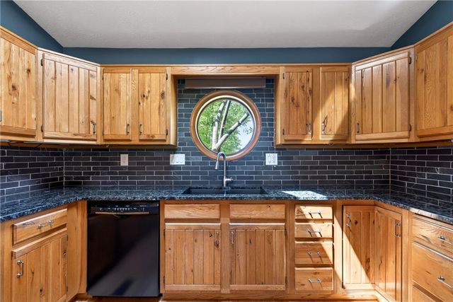 212 Walnut Grove Drive, Washington Twp, OH 45458