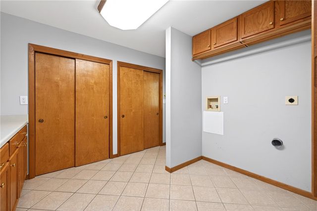 212 Walnut Grove Drive, Washington Twp, OH 45458