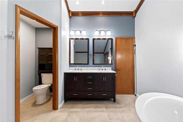 212 Walnut Grove Drive, Washington Twp, OH 45458