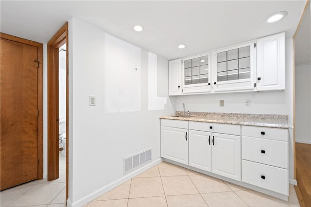 212 Walnut Grove Drive, Washington Twp, OH 45458