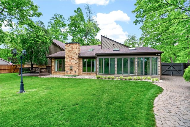212 Walnut Grove Drive, Washington Twp, OH 45458