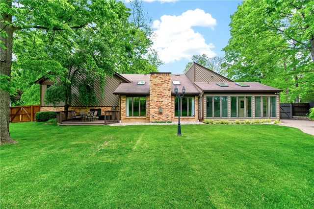 212 Walnut Grove Drive, Washington Twp, OH 45458