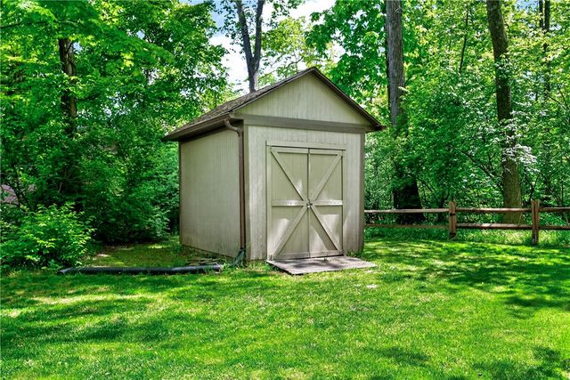 212 Walnut Grove Drive, Washington Twp, OH 45458