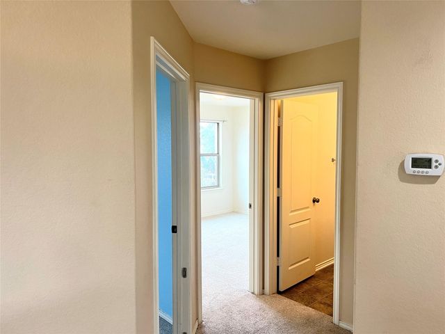 160 Mistletoe LN, Kyle, TX 78640