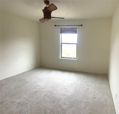160 Mistletoe LN, Kyle, TX 78640