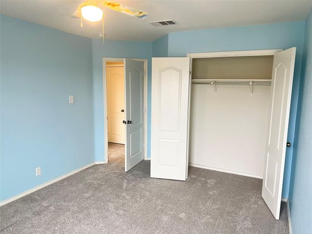 160 Mistletoe LN, Kyle, TX 78640