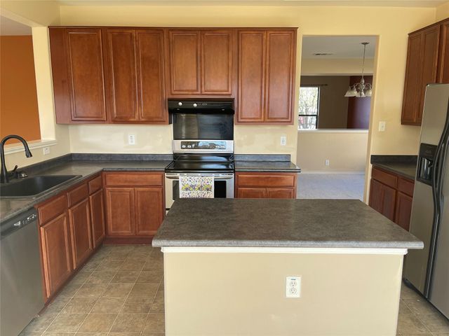 160 Mistletoe LN, Kyle, TX 78640