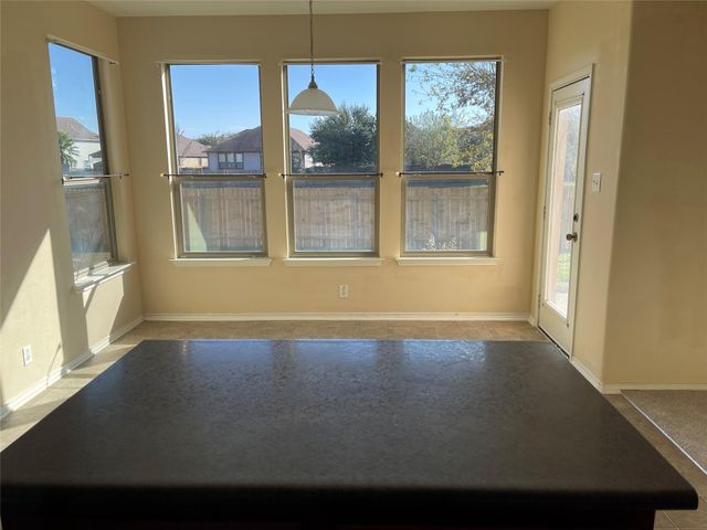 160 Mistletoe LN, Kyle, TX 78640