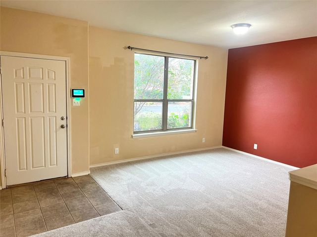 160 Mistletoe LN, Kyle, TX 78640