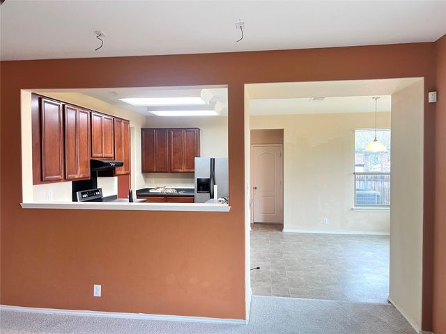 160 Mistletoe LN, Kyle, TX 78640