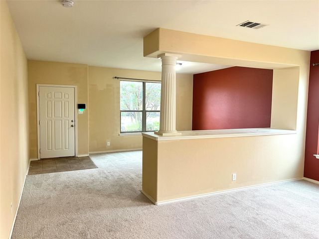 160 Mistletoe LN, Kyle, TX 78640