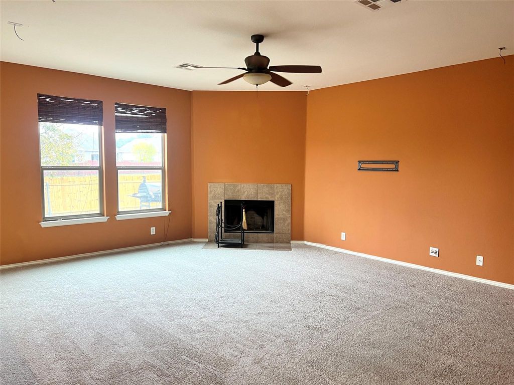 160 Mistletoe LN, Kyle, TX 78640