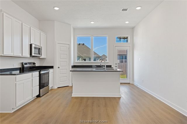 10631 Burgundy Berry Way, Bryan, TX 77845