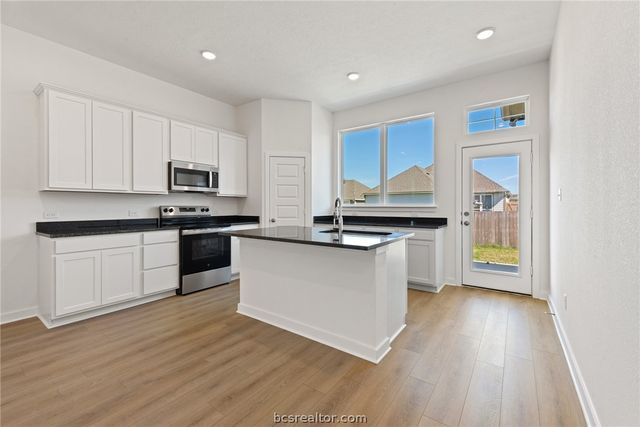 10631 Burgundy Berry Way, Bryan, TX 77845