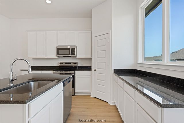 10631 Burgundy Berry Way, Bryan, TX 77845