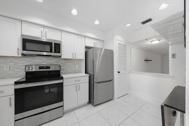 1443 SW 27th Ave E, Boynton Beach, FL 33426